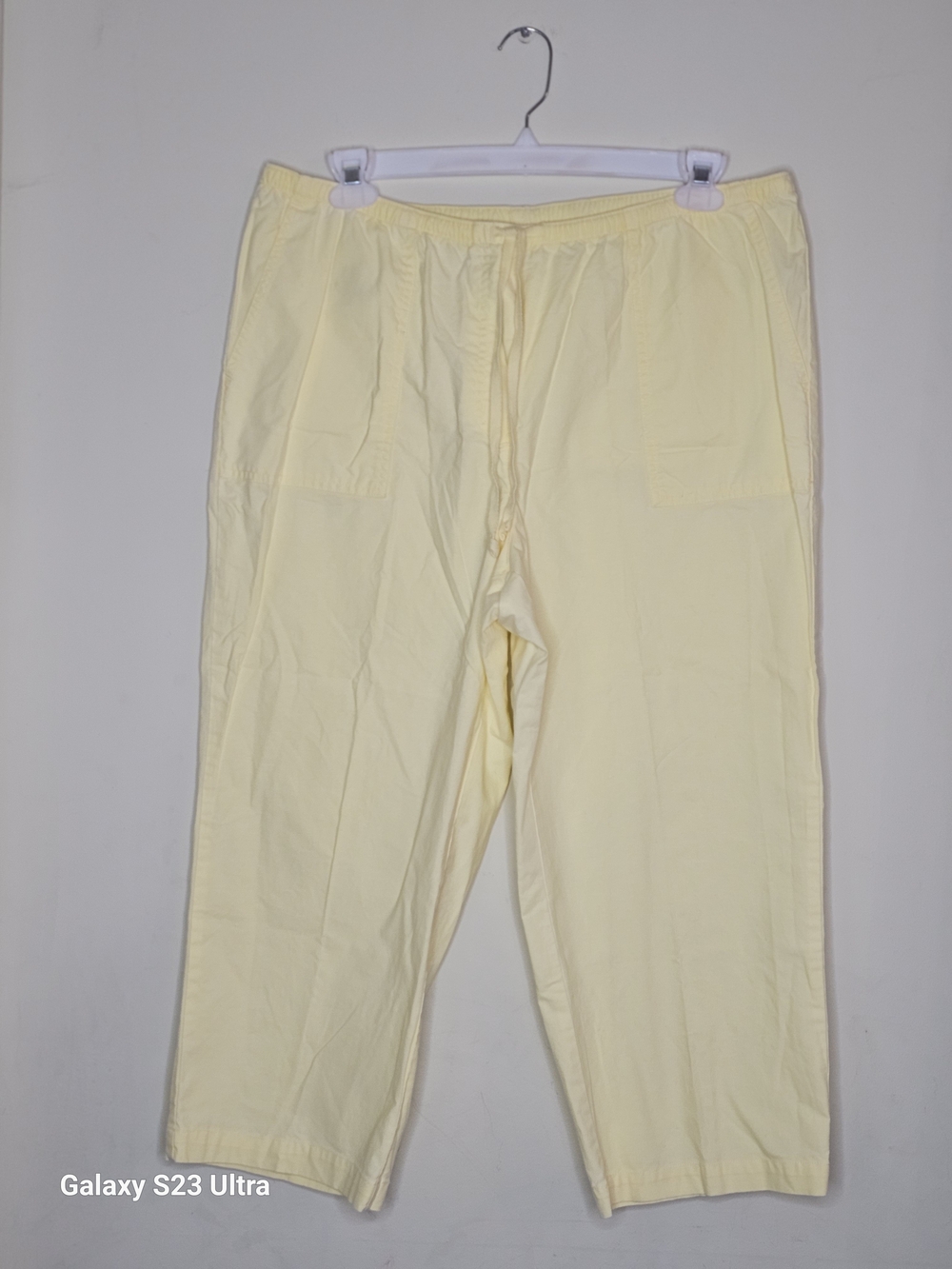 L.L. Bean Women's Pale Yellow Drawstring Capri Pants L
